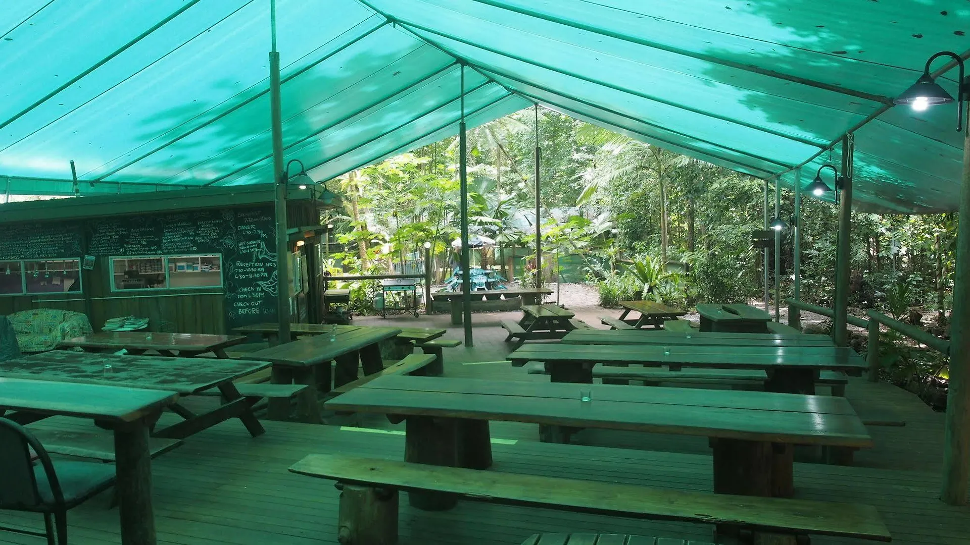 Lodge Daintree Crocodylus Village Cow Bay